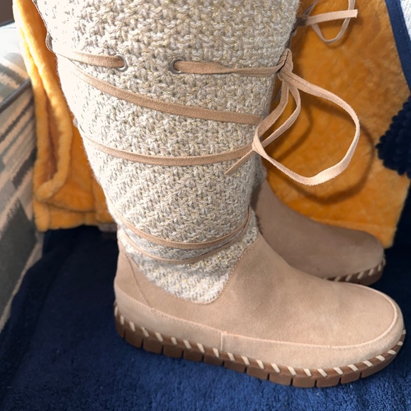Muk Luks Snow Boot Leather 9.5 Sand,, Knee High - Picture 4 of 10